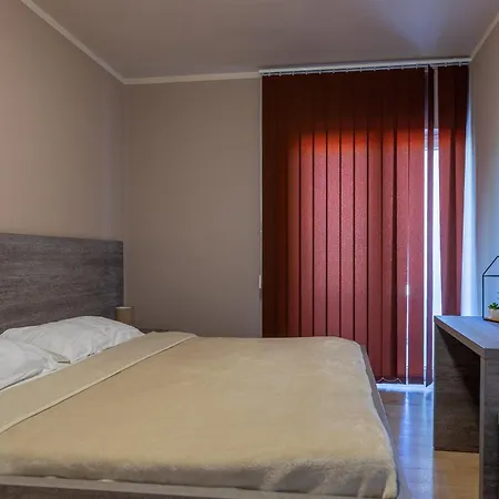 Paradiso, No 1 Apartman