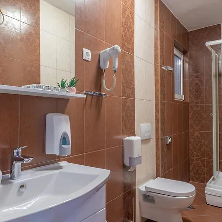 Paradiso, No 1 Apartman